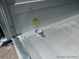 trailershop Debon Roadster 400 Seitentür berrydirekt