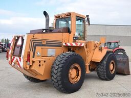 Case 821B