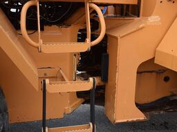 Case 821B