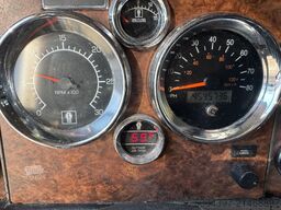 Kenworth W900L