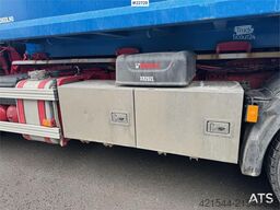 Volvo FH460 6x2 hook truck with Multilift hook.