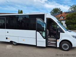 MERCEDES-BENZ 30 Sitzer Schul- Transferbus 519 Lagerfahrzeug