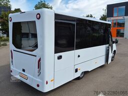 MERCEDES-BENZ 30 Sitzer Schul- Transferbus 519 Lagerfahrzeug