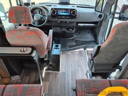 MERCEDES-BENZ 30 Sitzer Schul- Transferbus 519 Lagerfahrzeug