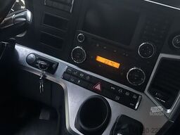 Mercedes-Benz Actros 2551