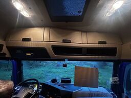 Mercedes-Benz Actros 2551