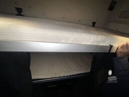 Mercedes-Benz Actros 2551