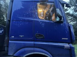 Mercedes-Benz Actros 2551