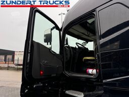 Volvo FH16-750 GLOBETROTTER, 8x4