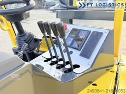 Combilift CB3000 GAS TRIPLEX 4900 FREE-LIFT