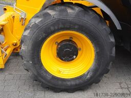 JCB 535-95 / 3.5 T / range 9.5 m / joystick