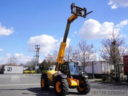 JCB 526-56 AGRI Plus / 5.6 m / joystick