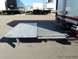 SCHMITZ CARGOBULL SKO 24/ LBW 2500 kg UFB /DS/ BLUMEN / TK SCB