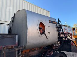 UNIMOG U400 mit Breining U2000 Bitumenspritze + Besen