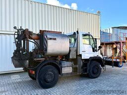 Unimog U400 mit Bitumspritze Breining + Besen