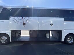 MAN R 07 Lions Coach