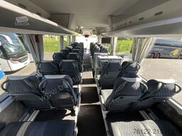 MAN R 07 Lions Coach