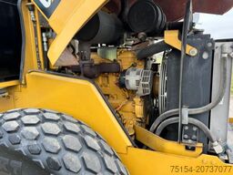 Caterpillar CS423E Planierwalze