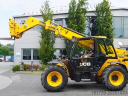 JCB 535-95 / 3.5 T / range 9.5 m / joystick