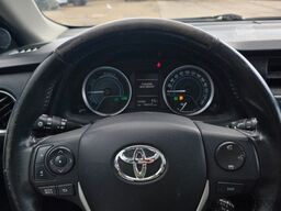 TOYOTA Auris Hybrid Life+