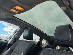 TOYOTA Auris Hybrid Life+