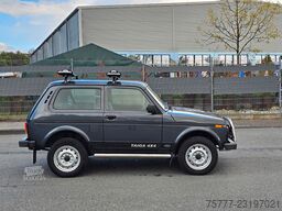 LADA Taiga 4x4 -1. Hand-AHK-Bügel-Dachgepäckträger