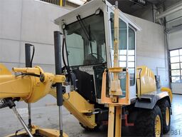 New Holland F106.6A
