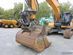 Liebherr R946