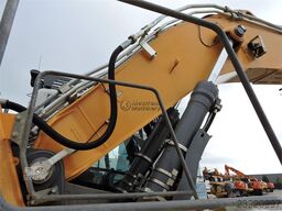 Liebherr R946