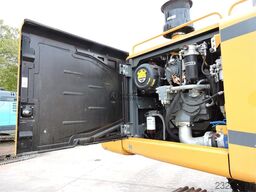 Liebherr R946