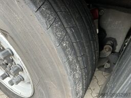 Schmitz Cargobull SCB S3B / Box / 2x Lift axle / Disk Brakes / AP...