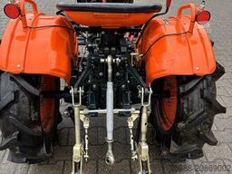 Kubota B 7000