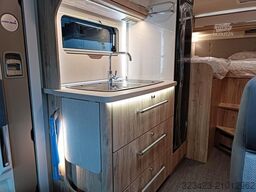 EURAMOBIL Profila T 676 EB Markise/SAT/TV/Solar