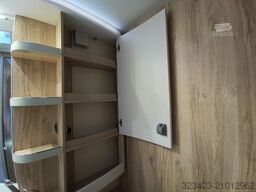 EURAMOBIL Profila T 676 EB Markise/SAT/TV/Solar