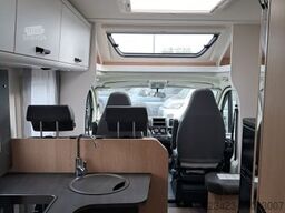 SUNLIGHT Adventure T 67S Fußom.