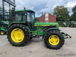 John Deere 3350