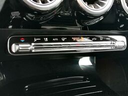 MERCEDES-BENZ A 200d AMG-line*Keyless*MULTIBEAM LED*1.BESITZER