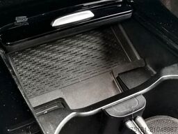 MERCEDES-BENZ A 200d AMG-line*Keyless*MULTIBEAM LED*1.BESITZER