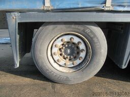 SCHMITZ CARGOBULL MegaVarios verbreiterbar/auskurbelbar 70% Reifen