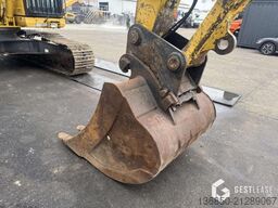Komatsu PC210LC-11