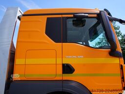 MAN TGM 26.320 6×2-4/NEW platform tow truck