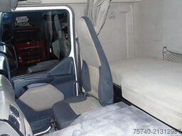 Renault Kerax 410DXI + 8X4 + MANUAL + SPRING