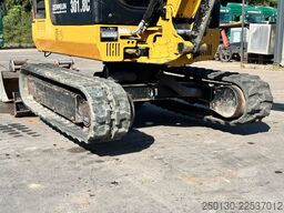 CATERPILLAR 301.8C Gummikette / 2 Löffel / Schwenkschaufel