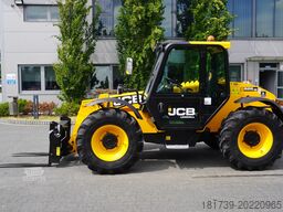 JCB 526-56 AGRI Plus / 5.6 m / joystick