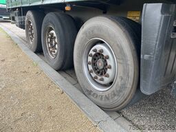 Schmitz SCS 24/L Tautliner / SAF Axles / Discbrakes / A...
