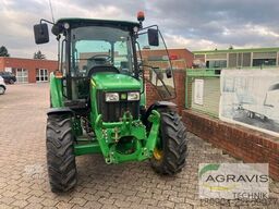 John Deere 5055 E