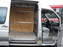 VOLKSWAGEN Crafter 2.5 TDI Kasten 3,5 t + AHK, Klima,