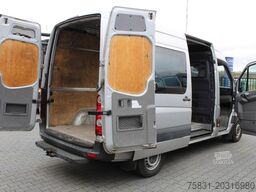 VOLKSWAGEN Crafter 2.5 TDI Kasten 3,5 t + AHK, Klima,