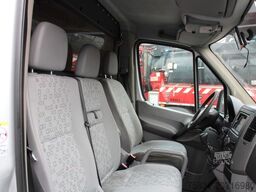 VOLKSWAGEN Crafter 2.5 TDI Kasten 3,5 t + AHK, Klima,