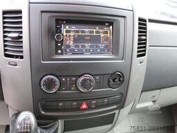 VOLKSWAGEN Crafter 2.5 TDI Kasten 3,5 t + AHK, Klima,